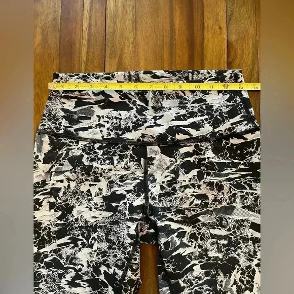 Lululemon Wunder Under leggings - Picture 6 of 10